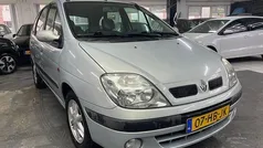 Grijs Gebruikt 2001 Renault Scénic MPV | € 999 (Eerlijke prijs)