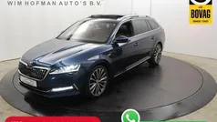 Blauw, metallic lak Gebruikt 2020 Skoda Superb LAURIN & KLEMENT Stationwagen | € 27.940 (Eerlijke prijs)
