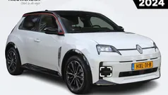 Wit Nieuw 2025 Renault R5 Iconic Hatchback | € 35.795 (Eerlijke prijs)