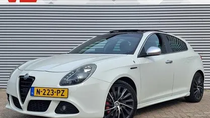 Wit Gebruikt 2014 Alfa Romeo Giulietta Quadrifoglio Verde Hatchback | € 11.448 (Goede deal)