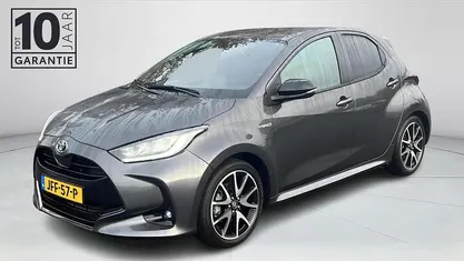 Grijs Occasion 2021 Toyota Yaris Hybrid Edition Hatchback | € 22.440 (Eerlijke prijs)