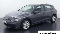 Gebruikt 2023 VW Golf VIII Life Hatchback | € 22.940 (Eerlijke prijs)