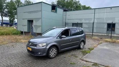 Occasion VW Touran Highline 140 PK (102 kW) 2010 Grijs MPV