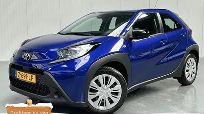 Blauw Gebruikt 2024 Toyota Aygo X Play SUV | € 17.950 (Eerlijke prijs)