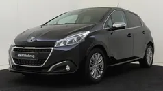 Zwart Gebruikt 2019 Peugeot 208 Allure Hatchback | € 11.425 (Goede deal)