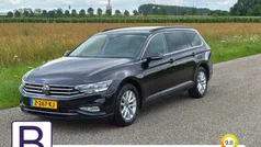 Zwart Gebruikt 2023 VW Passat Business Stationwagen | € 31.290 (Eerlijke prijs)