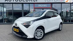 Gebruikt 2022 Toyota Aygo X-play Hatchback | € 12.400 (Super prijs)