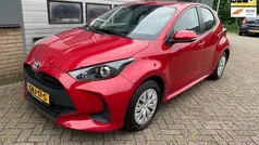 Rood Gebruikt 2022 Toyota Yaris Active Hatchback | € 21.250 (Eerlijke prijs)