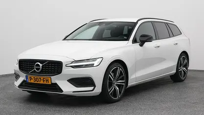 Wit Occasion 2022 Volvo V60 Momentum Stationwagen | € 27.700 (Goede deal)