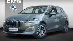 Grijs, metallic lak Gebruikt 2025 BMW 225 Active Tourer Luxury Line MPV | € 53.950 (Duur)