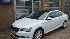 Wit Gebruikt 2019 Skoda Superb Hatchback | € 13.950 (Eerlijke prijs)