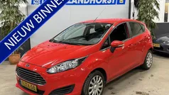 Rood Gebruikt 2015 Ford Fiesta Style Hatchback | € 5.995 (Eerlijke prijs)