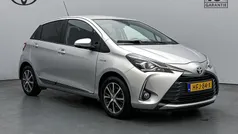 Grijs Gebruikt 2020 Toyota Yaris Hybrid Limited Hatchback | € 17.395 (Eerlijke prijs)