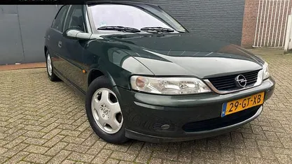 Gebruikt 2001 Opel Vectra Business Edition Sedan | € 1.195 (Eerlijke prijs)