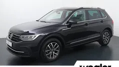 Zwart Gebruikt 2021 VW Tiguan Active SUV | € 29.840 (Eerlijke prijs)