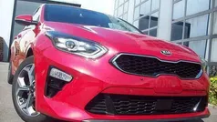 Rood Gebruikt 2020 Kia Ceed Sedan | € 21.500 (Eerlijke prijs)