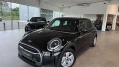 Zwart Gebruikt 2022 Mini ONE Hatchback | € 15.995 (Goede deal)