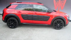 Rood, metallic lak Gebruikt 2016 Citroën C4 Cactus PureTech Hatchback | € 9.990 (Eerlijke prijs)