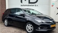 Zwart Gebruikt 2015 Toyota Auris Touring Sports Stationwagen | € 9.900 (Eerlijke prijs)