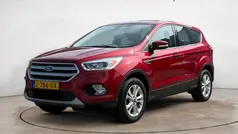Rood Gebruikt 2017 Ford Kuga Trend SUV | € 16.185 (Eerlijke prijs)