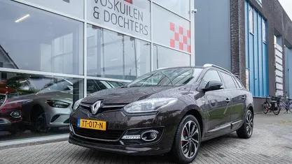 Bruin Occasion 2018 Renault Mégane GrandTour Bose Edition Stationwagen | € 9.753 (Super prijs)