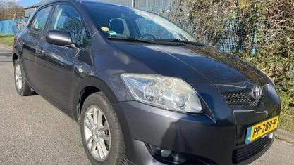 Grijs Gebruikt 2010 Toyota Auris Comfort Hatchback | € 3.300 (Eerlijke prijs)