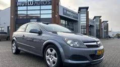 Grijs Gebruikt 2005 Opel Astra GTC Edition Hatchback | € 1.490 (Eerlijke prijs)