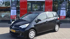 Gebruikt 2015 Toyota Verso-S Comfort MPV | € 6.900 (Eerlijke prijs)