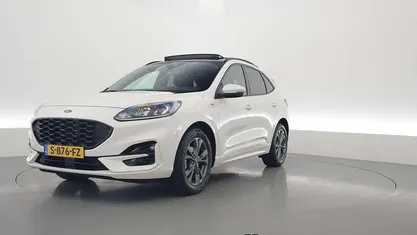 Wit Occasion 2022 Ford Kuga ST-Line SUV | € 22.450 (Eerlijke prijs)