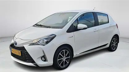 Gebruikt 2018 Toyota Yaris Hybrid Hatchback | € 14.945 (Eerlijke prijs)