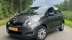 Grijs Gebruikt 2010 Toyota Yaris Hatchback | € 4.995 (Eerlijke prijs)