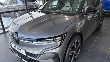 Grijs Nieuw 2025 Renault Megane E-Tech Iconic Hatchback | € 40.500 (Eerlijke prijs)