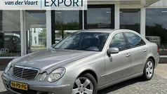 Grijs Gebruikt 2004 Mercedes E240 Elegance Sedan | € 2.995 (Super prijs)