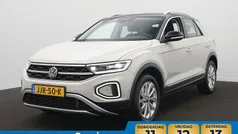 Gebruikt 2023 VW T-Roc Style SUV | € 30.900 (Eerlijke prijs)