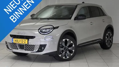 Gebruikt 2025 Fiat 600 La Prima SUV | € 26.700 (Goede deal)