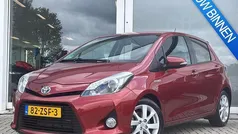 Rood Gebruikt 2013 Toyota Yaris Hatchback | € 10.950 (Eerlijke prijs)