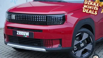 Rood Nieuw 2025 Fiat Grande Panda La Prima Hatchback | € 27.450 (Eerlijke prijs)