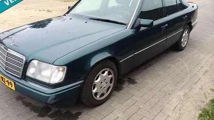 Gebruikt 1995 Mercedes E250 Elegance Sedan | € 999