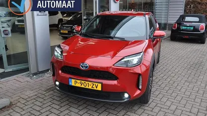 Rood Occasion 2022 Toyota Yaris SUV | € 24.750 (Goede deal)