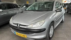 Gebruikt 2001 Peugeot 206 Hatchback | € 1.250 (Eerlijke prijs)