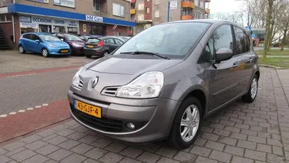 Grijs Gebruikt 2008 Renault Grand Modus Dynamique MPV | € 2.950 (Eerlijke prijs)