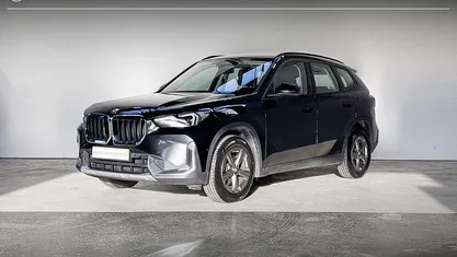 Zwart (metallic) Gebruikt 2024 BMW X1 Comfort Edition SUV | € 38.900 (Goede deal)