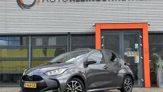 Grijs Gebruikt 2023 Toyota Yaris Hybrid Hatchback | € 23.450 (Eerlijke prijs)