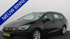 Zwart Gebruikt 2018 Opel Astra Edition Stationwagen | € 12.739 (Eerlijke prijs)