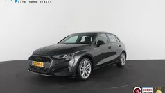 Grijs, metallic lak Gebruikt 2021 Audi A3 Sportback Basis Hatchback | € 23.850 (Goede deal)