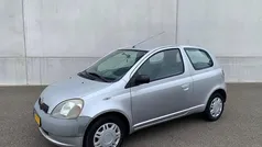 Zilver Gebruikt 1999 Toyota Yaris Hatchback | € 1.150 (Eerlijke prijs)