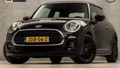 Zwart Gebruikt 2020 Mini ONE Pepper Hatchback | € 14.445 (Goede deal)