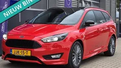 Rood Gebruikt 2018 Ford Focus ST-Line Stationwagen | € 11.950 (Eerlijke prijs)