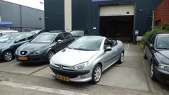 Grijs Gebruikt 2002 Peugeot 206 CC Cabriolet | € 1.599 (Eerlijke prijs)