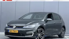 Zwart, metallic lak Gebruikt 2016 VW Golf VII GTE Hatchback | € 12.748 (Goede deal)